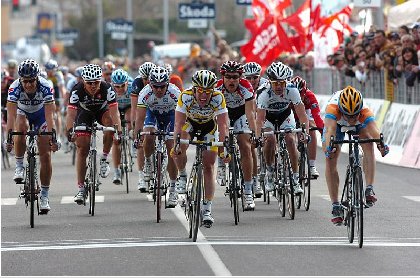 Tyler Farrar wint 3e eatppe Tirreno Adriatico