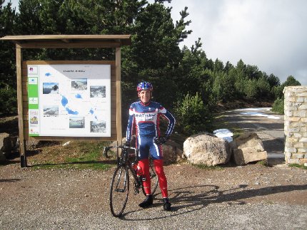 Richard van Ameijden op de top van Lagunas de Neila