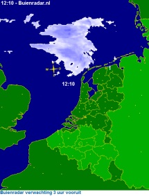 Een regenbui hangt boven Nederland