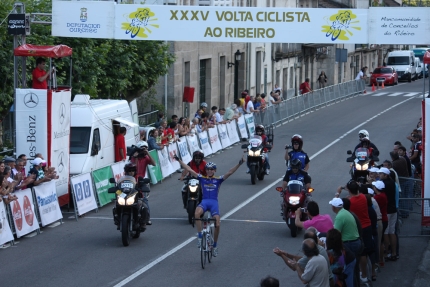 Peter van Dijk wint solo Volta ao Ribeiro