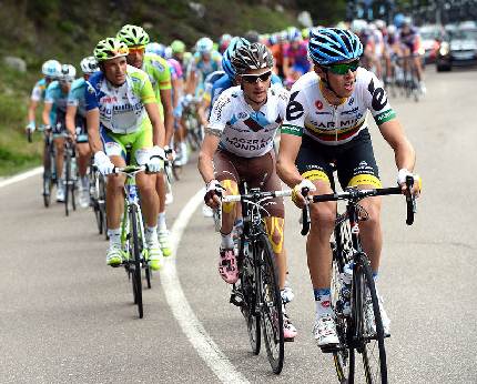 Ramunas Navardauskas op kop van het peloton