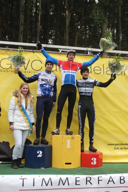 Leon Brouwer op het podium in Hilversum